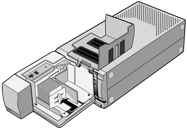 NIKON SF-200S - Loading the feeder - 2
