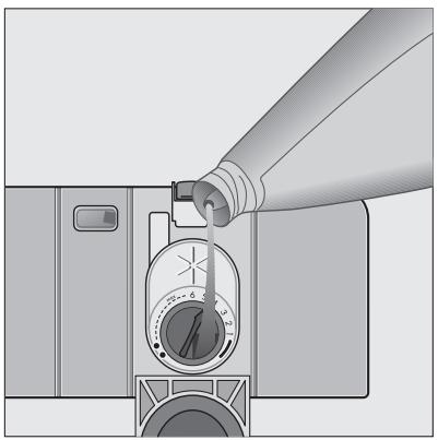 FAURE VA6011AF - Adding rinse aid - 2
