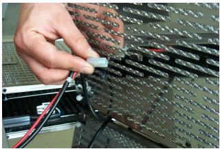 AEG-ELECTROLUX EFA1020-1X - Removing the Metal Filter with the Ionizer Sheet (7) - 1
