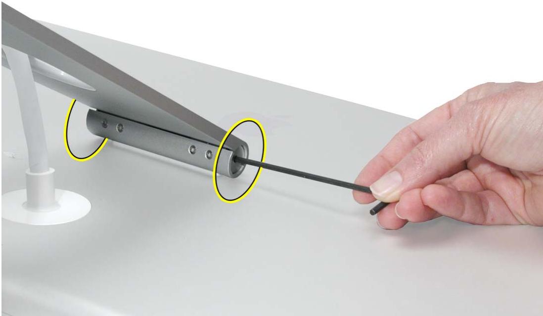 APPLE CINEMA DISPLAY - Dépose du pied support - 3