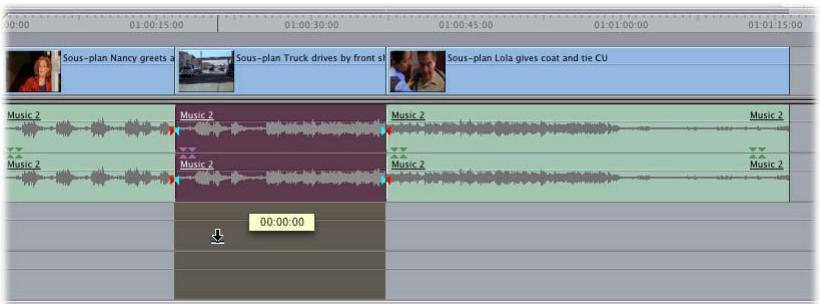 APPLE FINAL CUT EXPRESS 4 - Pour déplacer un élément sur une piste adjacente sans modifier sa position dans la Timeline : - 1