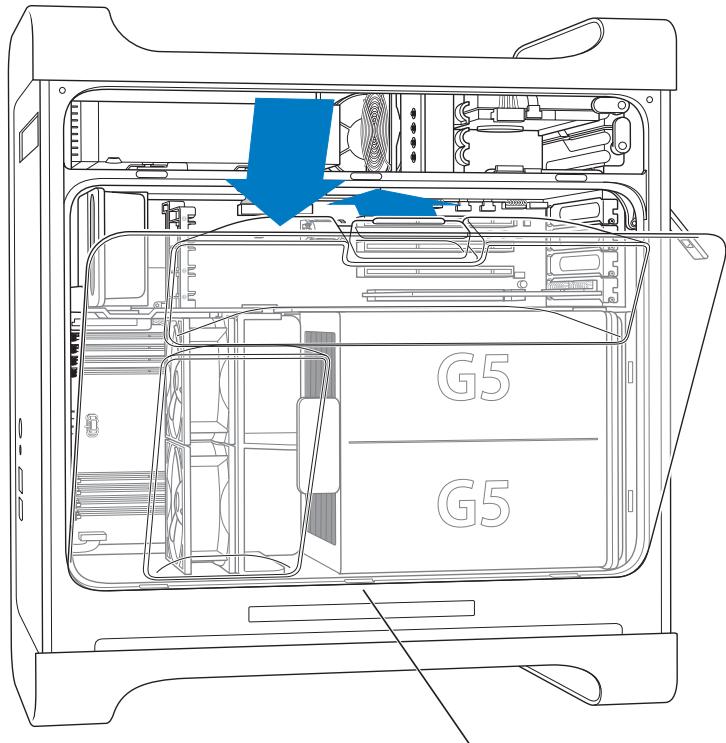 APPLE POWER MAC G5 (2005) - Replace the air deflector. - 1