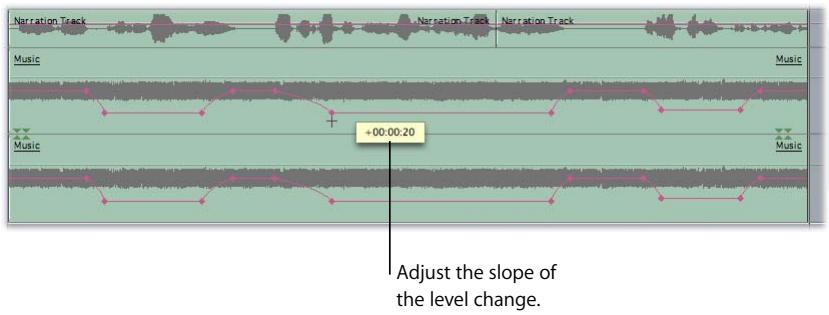 APPLE FINAL CUT PRO 5 - Example: Using Keyframes in the Timeline to Automate Audio Levels - 4