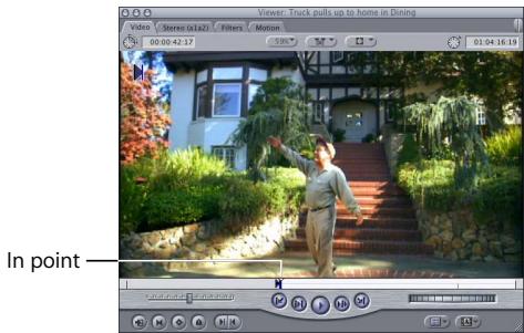 APPLE FINAL CUT PRO 5 - Example: Editing a Clip Into a Gap in Your Sequence - 1