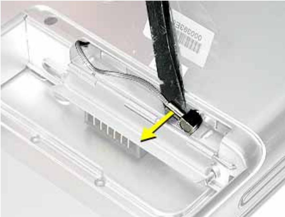 APPLE POWERBOOK G4 12 INCH - Gently disconnect the AirPort antenna cable.(Figure 5) - 1