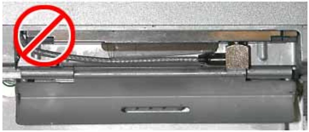 APPLE POWERBOOK G4 12 INCH - Slide the replacement AirPort Extreme Card into the slot, as shown.(Figure 7) - 3