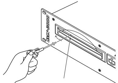 PIONEER CMX-3000 - Geforceerd uitwerpen van de CD - 2