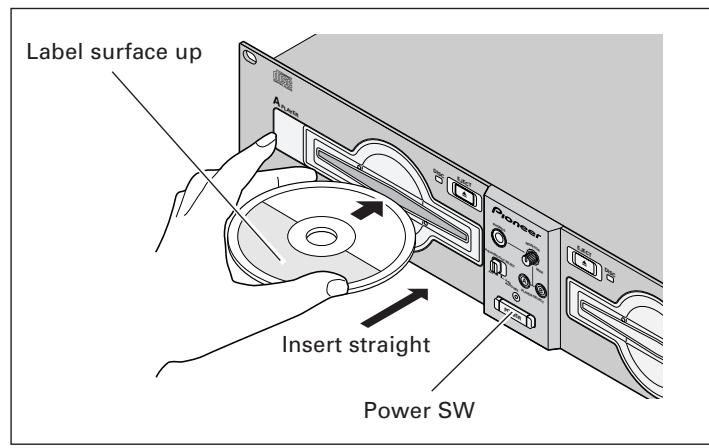 PIONEER CMX-5000 - DISC LOADING/UNLOADING - 1