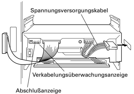 PIONEER DRM-7000 - Setzen Sie das neue Laufwerk ein, und schließen Sie das Spannungsversorgungskabel an. - 1