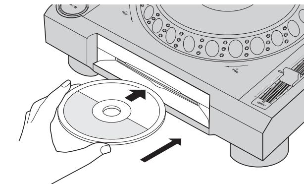 PIONEER CDJ-900NXS - Inserting discs - 1