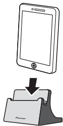 PIONEER X-SMC00 - Aansluiting van de iPod/iPhone/iPad mini via de bijgeleverde iPhone-stand - 2