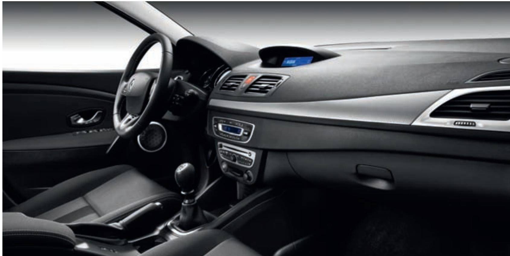 RENAULT MEGANE COUPE - DESIGN d'exception - 8