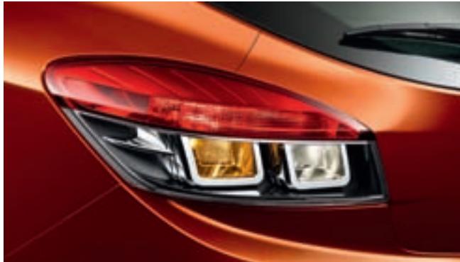 RENAULT MEGANE COUPE - MEGANE COUPE En DETAIL - 11
