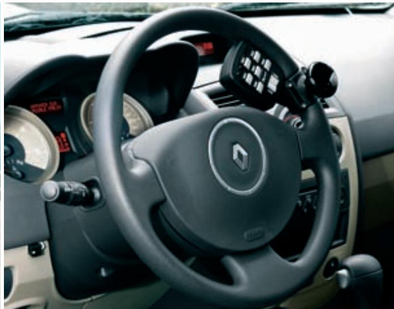 RENAULT CLIO SPORT - Mobilité réduite : renault PROCHE de vous, c'est une réalité. - 2