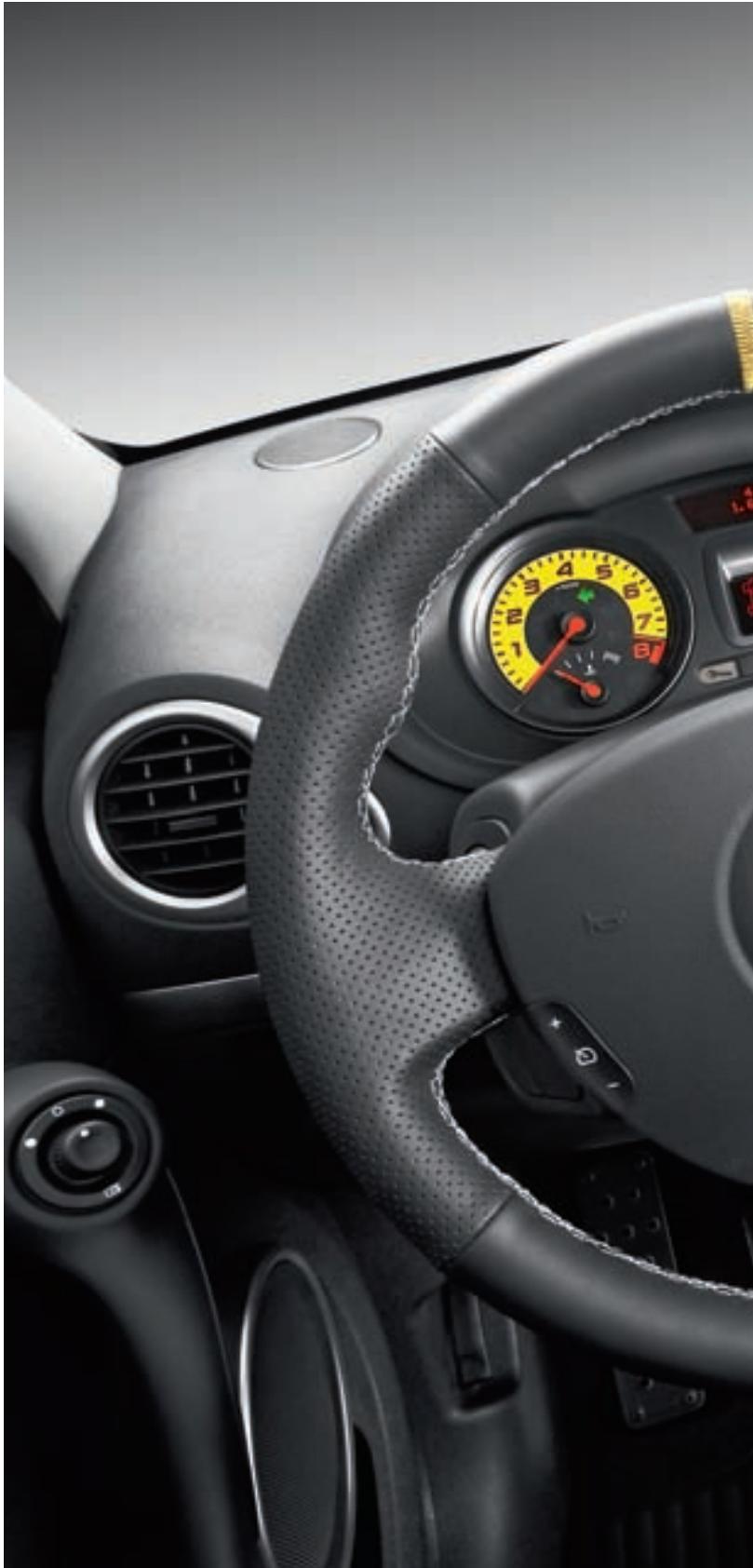 RENAULT CLIO SPORT - Élégance sportive séduire par l'exception. - 3