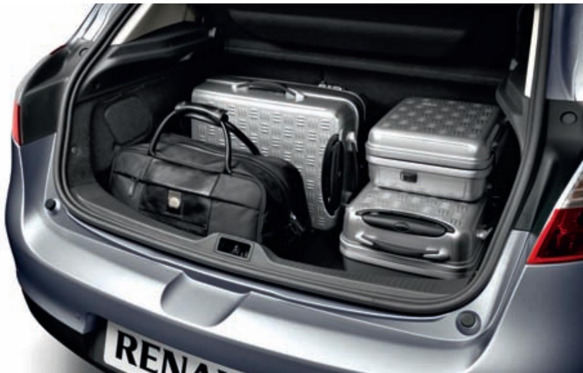 RENAULT MEGANE BERLINE - COFFRE & rangement - 4