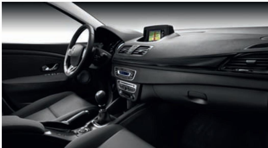 RENAULT MEGANE BERLINE - Authenticque - 3