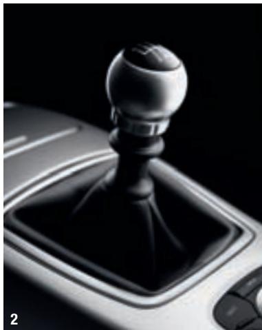 RENAULT LAGUNA COUPE - Des motorisations de caractère, des V6 haute performance. - 5