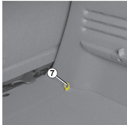 RENAULT SCENIC II - Pose du filet de séparation derrière les sièges arrière - 2
