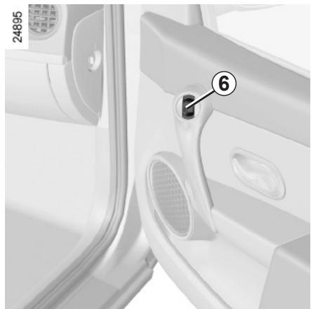 RENAULT CLIO 3 2012 - From the driver's seat - 1