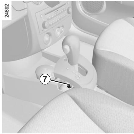 RENAULT CLIO 3 2012 - Operating faults - 2