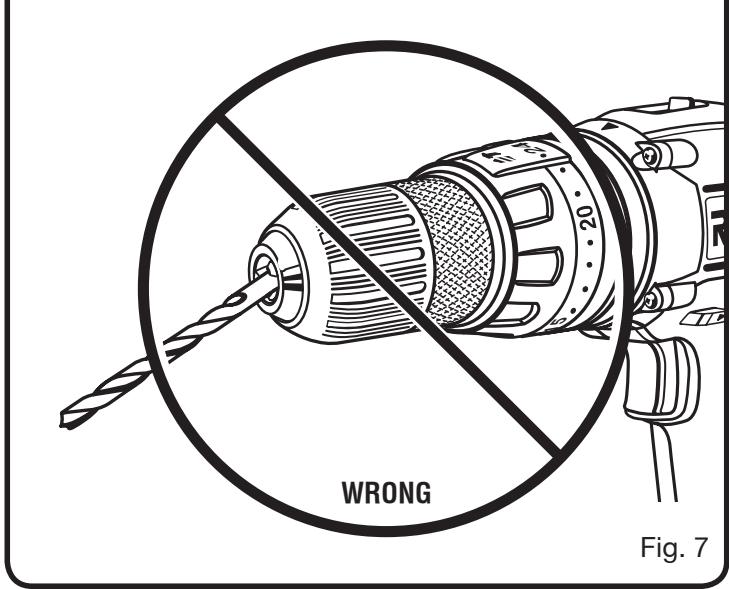 RYOBI P220 - REMOVING BITS - 2