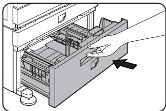 SHARP AR-M451 - Refermez délicatement le magasin grande capacité. - 1