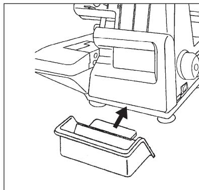 SILVERCREST KH 4300 - Fitting the waste container - 1