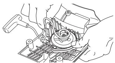 HUSQVARNA K 750 - Remplacement d'une corde de lanceur rompue ou usée - 7