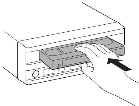 JVC KV-V8 - Einlagen der Kassette ins Kassettenfach - 1