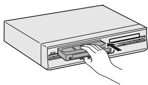 JVC HR-XV48EF - Charger une cassette. - 1