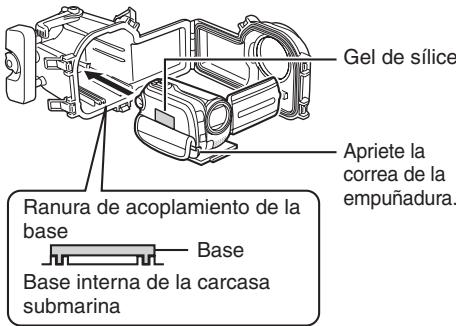 JVC WR-MG88U - Inserte la-camera en la carcasa submarine. - 1