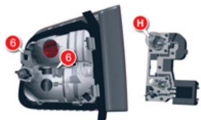 CITROEN C5 2 2011 - Ersetzen der Glühlampen der Heckleuchte am Kofferraum - 2
