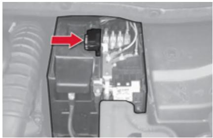 CITROEN GRAND C4 PICASSO 2011 - Sikringer på batteri - 1