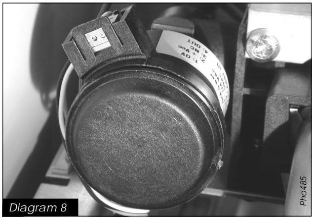 SAUNIER DUVAL ISOMAX F 28 E - To replace gas valve module - 3