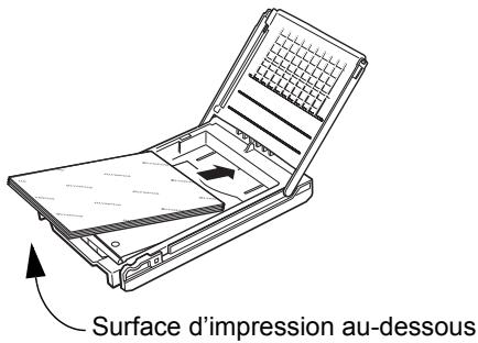 OLYMPUS P-11 - Chargez le papier dans le bac avec la surface d'impression vers le bas. - 1