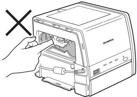 OLYMPUS P-11 - Vorsicht - 1