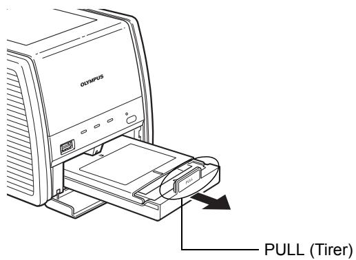 OLYMPUS P-11 - Retrait du bac d'alimentation de l'imprimante - 2