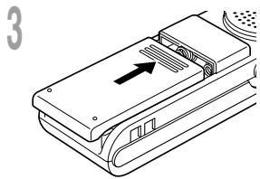 OLYMPUS W-10 - Replacing batteries - 1