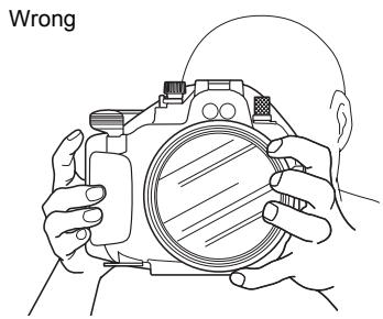 OLYMPUS PT-E05 - How to hold the Case - 2