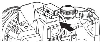 OLYMPUS PT-E05 - How to connect the hot shoe cable - 3