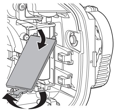 OLYMPUS PT-EP05L - Insert the batteries for the light - 1
