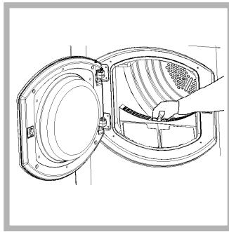 HOTPOINT AS 60 V - Clean the filter after each cycle - 2