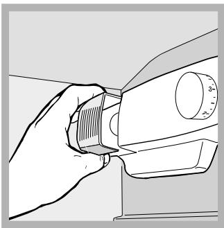 HOTPOINT BCF 312 AI - Remplacement de l'ampoule d'éclairage - 1