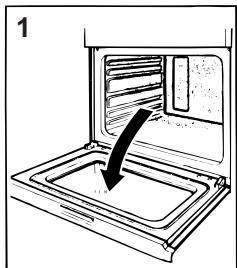 HOTPOINT FB 86.2 IX - Het verwijderen van de overdeur - 1