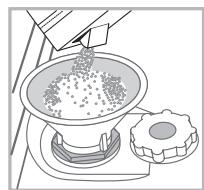 HOTPOINT LFF 8S113 X DE/SK - Measuring out the refined salt - 1