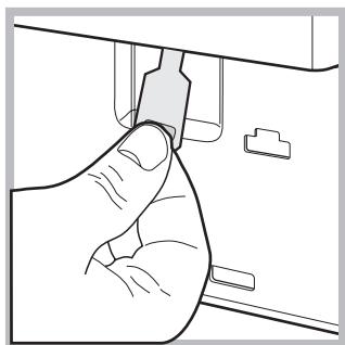 HOTPOINT WMG 722S EU - Opening the porthole door manually - 4