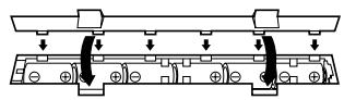 CASIO CTK-573 - To load batteries - 3