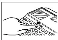 CASIO KL-8200 - Pour installer une cartouche de bande - 1