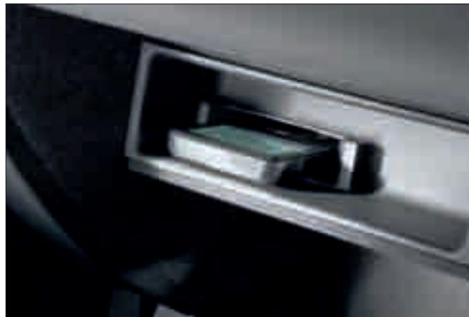 AUDI A3 CABRIOLET - Audio and communication - 3